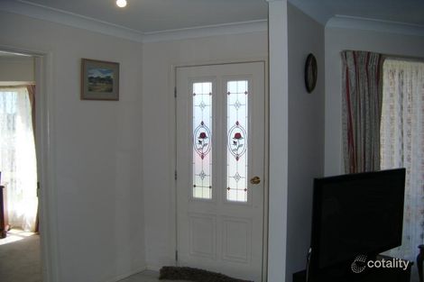 Property photo of 2 Privett Place Lavington NSW 2641