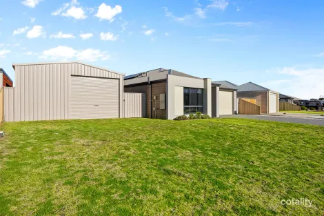 Property photo of 55 Hazelgrove Crescent Millbridge WA 6232