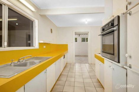 Property photo of 3 Sayre Crescent Boyne Island QLD 4680