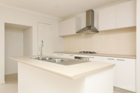 Property photo of 24 Hiskey Crescent Werribee VIC 3030