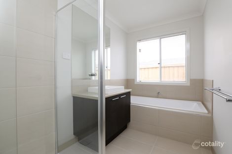 Property photo of 24 Hiskey Crescent Werribee VIC 3030