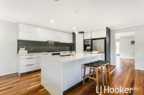 Property photo of 1 Applewood Place Narre Warren South VIC 3805