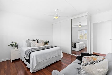 Property photo of 3 David Road Holland Park QLD 4121