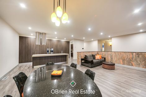 Property photo of 29 Churchill Park Drive Endeavour Hills VIC 3802