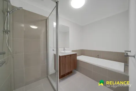 Property photo of 65 Gateau Drive Werribee VIC 3030