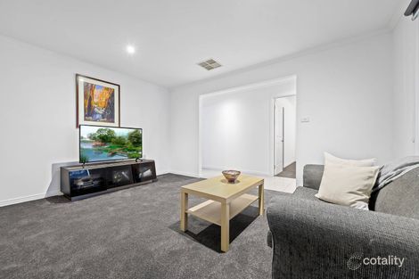 Property photo of 5 Isabelle Avenue Keysborough VIC 3173