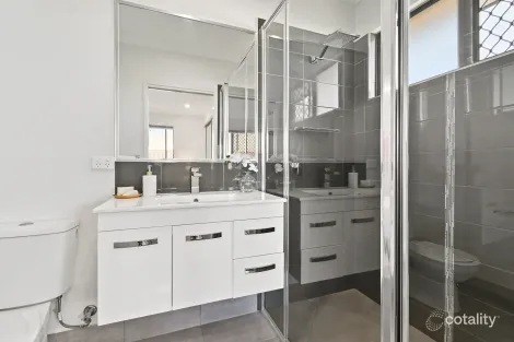 Property photo of 35 Gallery Drive Mount Sheridan QLD 4868