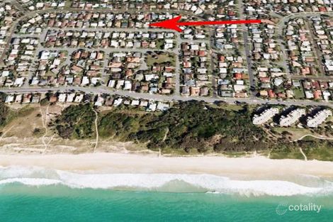 2 Saleng Cres, Warana, QLD 4575