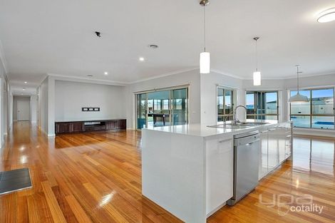 Property photo of 14 Ruxton Way Hopetoun Park VIC 3340