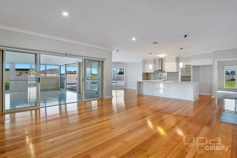 Property photo of 14 Ruxton Way Hopetoun Park VIC 3340