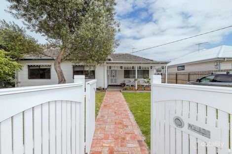 24 Scarlet St, Mordialloc, VIC 3195