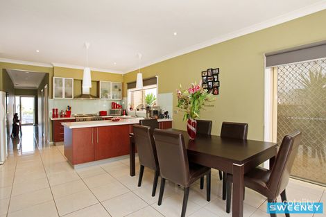 Property photo of 16 Hascombe Drive Caroline Springs VIC 3023