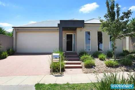 Property photo of 16 Hascombe Drive Caroline Springs VIC 3023