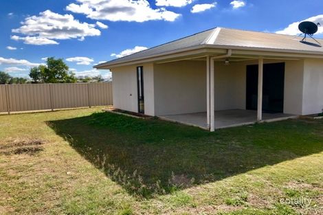 Property photo of 2 Easton Street Emerald QLD 4720