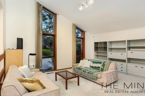 Property photo of 14 Hurlstone Crescent Mill Park VIC 3082