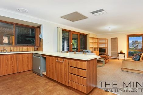 Property photo of 14 Hurlstone Crescent Mill Park VIC 3082