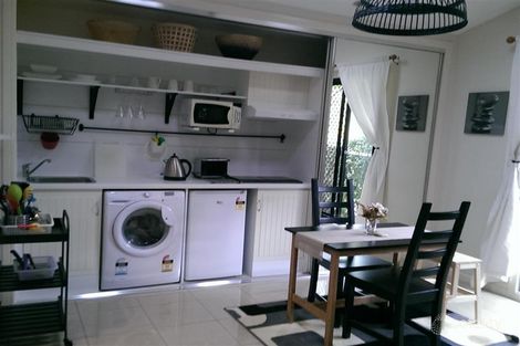 Property photo of 5 Leru Street Mansfield QLD 4122