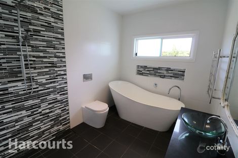 15 Birdwood Ave, Umina Beach, NSW 2257