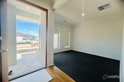 Property photo of 77 Imatra Loop Tarneit VIC 3029