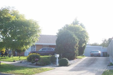 Property photo of 10 Salignus Court Narre Warren VIC 3805