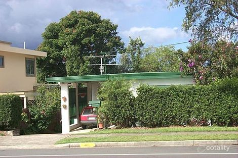 40 Ridgeway Ave, Southport, QLD 4215