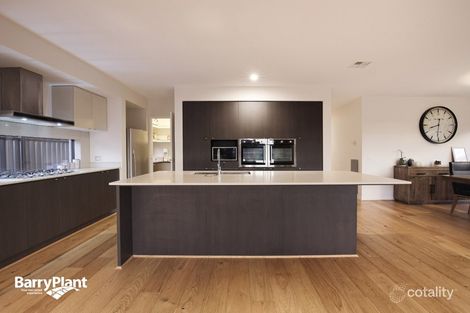 Property photo of 28 Euphoria Street Craigieburn VIC 3064