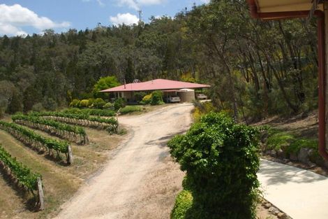 60 Zambelli Rd, Ballandean, QLD 4382