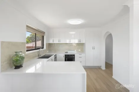 15 Brochet St, Mansfield, QLD 4122