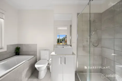 Property photo of 8/18 Sylvanwood Crescent Narre Warren VIC 3805