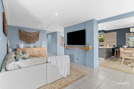 Property photo of 30 Saleng Crescent Warana QLD 4575