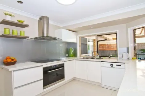 Property photo of 9 Lockhart Place Helensvale QLD 4212