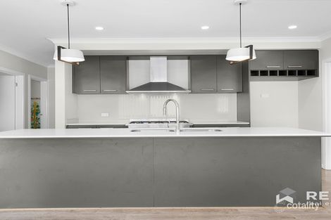 Property photo of 26 Bridport Circuit Tarneit VIC 3029