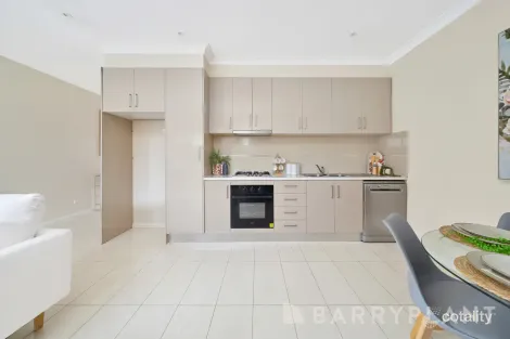 Property photo of 8A Ellerslie Street Kingsbury VIC 3083
