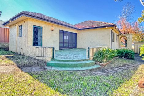 Property photo of 11 Robertson Crescent Mount Lewis NSW 2190