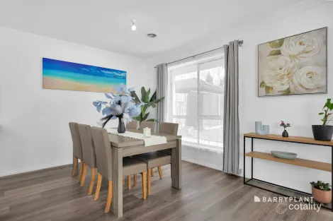 Property photo of 33 Trinity Way South Morang VIC 3752