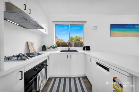 Property photo of 33 Trinity Way South Morang VIC 3752
