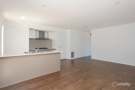 Property photo of 12 Banimboola Walk Tarneit VIC 3029
