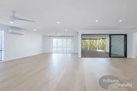 Property photo of 11 Ben Dalley Drive Helensvale QLD 4212