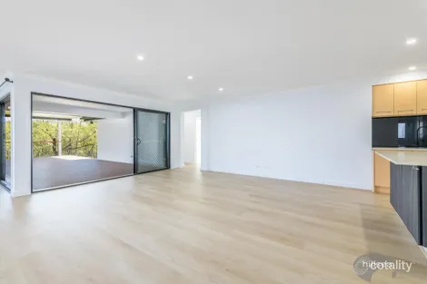 Property photo of 11 Ben Dalley Drive Helensvale QLD 4212