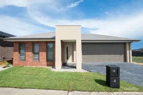 Property photo of 19 Charm Road Greenvale VIC 3059