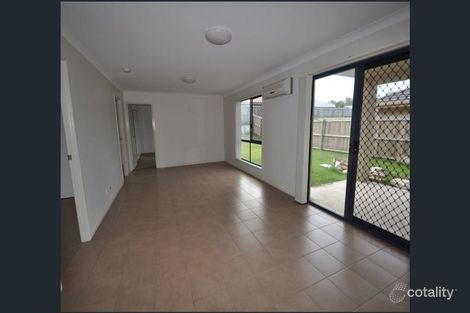 Property photo of 8 Stoneleigh Way Holmview QLD 4207