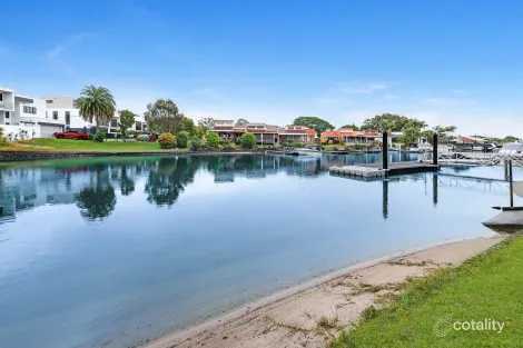 22 Gibraltar Dr, Surfers Paradise, QLD 4217