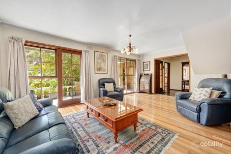 Property photo of 2 Esperance Road Mount Waverley VIC 3149