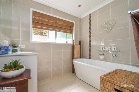 Property photo of 32 Knoll Road Tamborine Mountain QLD 4272