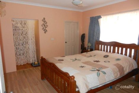 Property photo of 5 Roding Court Deepdale WA 6532