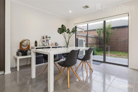 Property photo of 27 Merrimack Crescent Keysborough VIC 3173