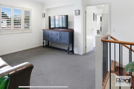 Property photo of 2/28 Oak Avenue Surfers Paradise QLD 4217