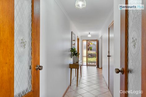 Property photo of 18 Hedgerow Crescent Hallett Cove SA 5158
