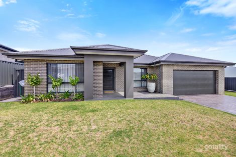 Property photo of 23 Traminer Drive North Tamworth NSW 2340