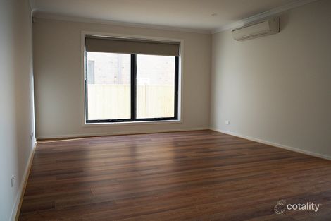 Property photo of 2/5 Greg Norman Drive Point Cook VIC 3030